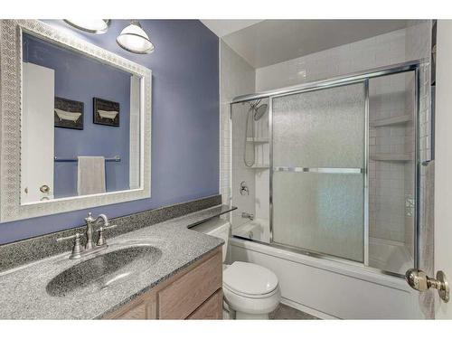 171 Riverbrook Way Se, Calgary, AB - Indoor Photo Showing Bathroom