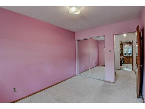 4520 Charleswood Drive Nw, Calgary, AB - Indoor Photo Showing Other Room