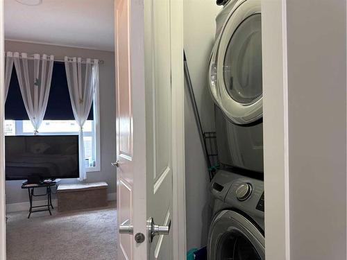 80 Skyview Link Ne, Calgary, AB - Indoor Photo Showing Laundry Room