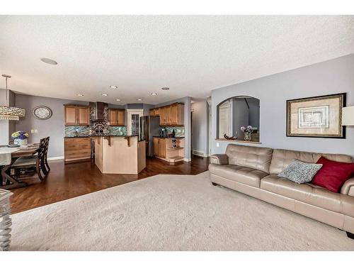 129 Royal Oak Bay Nw, Calgary, AB - Indoor Photo Showing Living Room