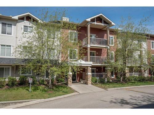7109-70 Panamount Drive Nw, Calgary, AB - Outdoor With Balcony With Facade