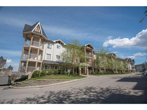 7109-70 Panamount Drive Nw, Calgary, AB - Outdoor With Balcony With Facade