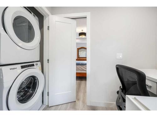 57 Corner Meadows Gate Ne, Calgary, AB - Indoor Photo Showing Laundry Room