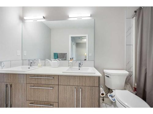 57 Corner Meadows Gate Ne, Calgary, AB - Indoor Photo Showing Bathroom