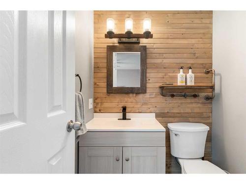244 200 Spring Haven Court Se, Airdrie, AB - Indoor Photo Showing Bathroom