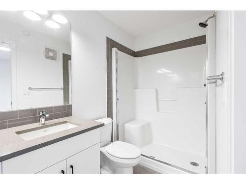 176 Hotchkiss Gate Se, Calgary, AB - Indoor Photo Showing Bathroom