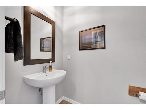 12 Legacy Bay Se, Calgary, AB - Indoor Photo Showing Bathroom