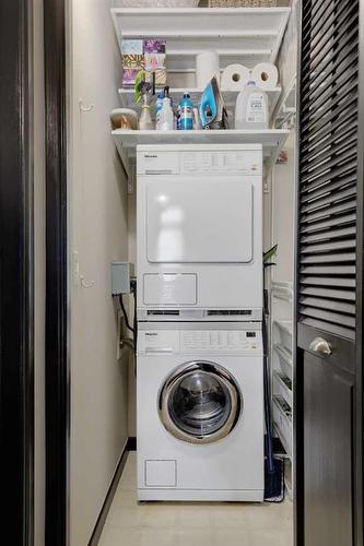 404-535 10 Avenue Sw, Calgary, AB - Indoor Photo Showing Laundry Room