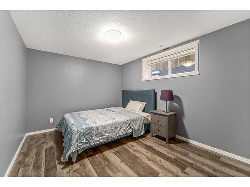 40 Sunrise View, Cochrane, AB - Indoor Photo Showing Bedroom