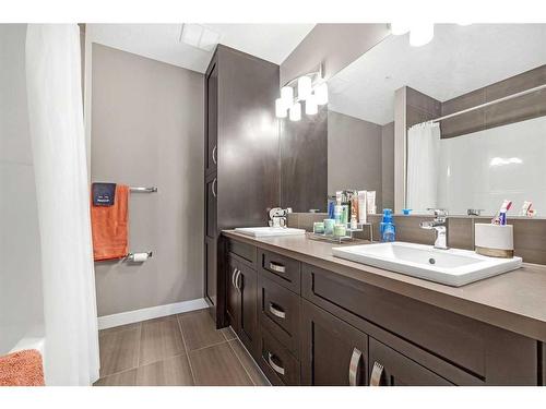 5208-522 Cranford Drive Se, Calgary, AB - Indoor Photo Showing Bathroom