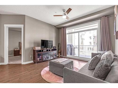 5208-522 Cranford Drive Se, Calgary, AB - Indoor Photo Showing Living Room