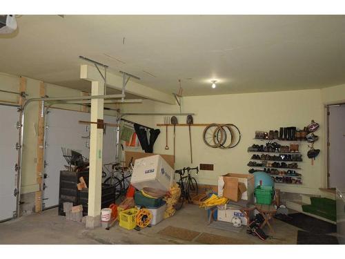 106 Varsity Estates Bay Nw, Calgary, AB - Indoor Photo Showing Garage
