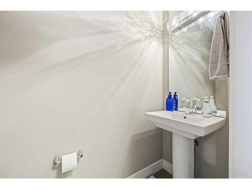 243 Aspen Acres Manor Sw, Calgary, AB - Indoor Photo Showing Bathroom