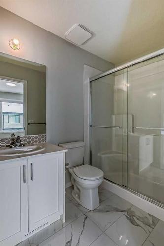 112 Corner Glen Circle Ne, Calgary, AB - Indoor Photo Showing Bathroom