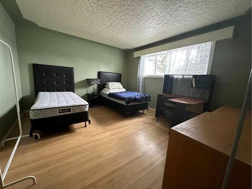 2820 Morley Trail Nw, Calgary, AB - Indoor Photo Showing Bedroom
