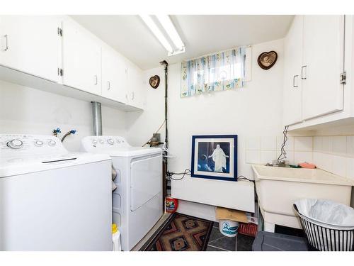 8 Castlebrook Place Ne, Calgary, AB - Indoor Photo Showing Laundry Room