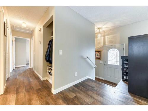 3249 32A Avenue Se, Calgary, AB - Indoor Photo Showing Other Room