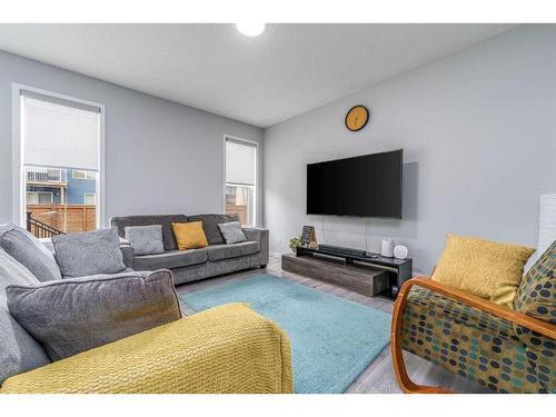 50 Sage Bluff Rise Nw, Calgary, AB - Indoor Photo Showing Living Room