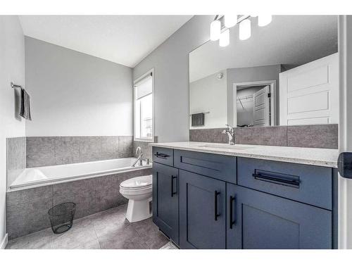 50 Sage Bluff Rise Nw, Calgary, AB - Indoor Photo Showing Bathroom