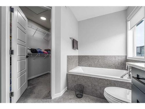 50 Sage Bluff Rise Nw, Calgary, AB - Indoor Photo Showing Bathroom
