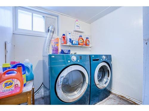 420 32 Avenue Nw, Calgary, AB - Indoor Photo Showing Laundry Room