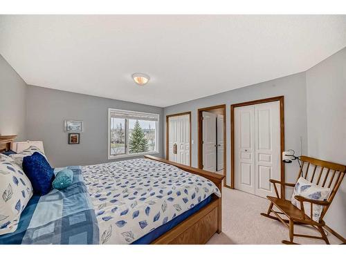 250 Somerside Green Sw, Calgary, AB - Indoor Photo Showing Bedroom