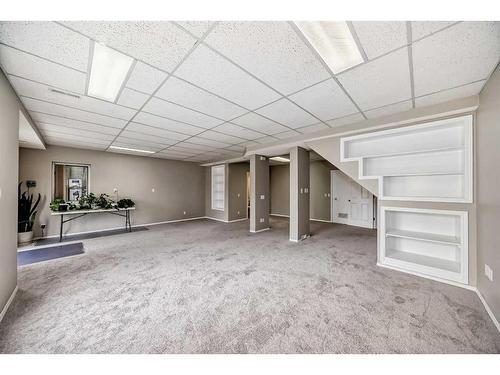 250 Somerside Green Sw, Calgary, AB - Indoor Photo Showing Other Room