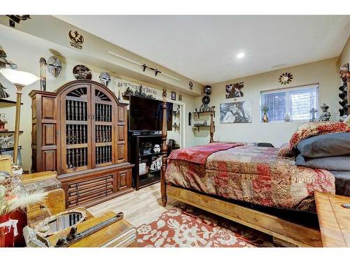 817 Beckner Crescent, Carstairs, AB - Indoor Photo Showing Bedroom
