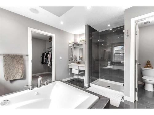 91 Cranbrook Crescent Se, Calgary, AB - Indoor Photo Showing Bathroom