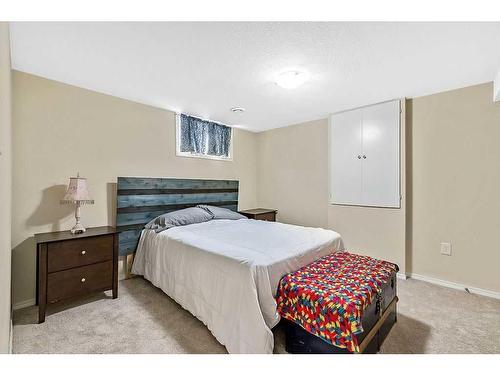 301 3Rd Avenue Se, High River, AB - Indoor Photo Showing Bedroom