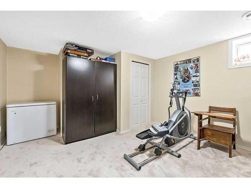 301 3Rd Avenue Se, High River, AB - Indoor Photo Showing Gym Room