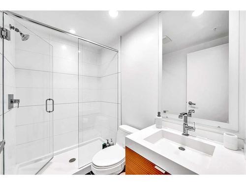 538-222 Riverfront Avenue Sw, Calgary, AB - Indoor Photo Showing Bathroom