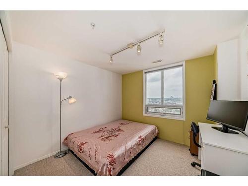 1706-683 10 Street Sw, Calgary, AB - Indoor Photo Showing Bedroom