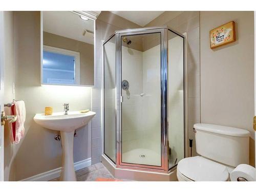 211-2320 Erlton Street Sw, Calgary, AB - Indoor Photo Showing Bathroom