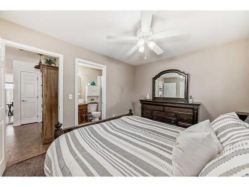 2433 Lawrence Lane, Bowden, AB - Indoor Photo Showing Bedroom