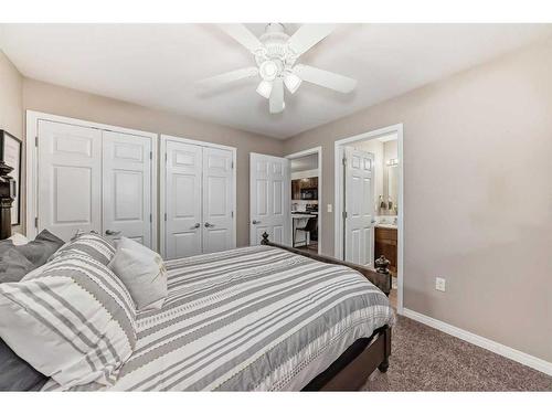 2433 Lawrence Lane, Bowden, AB - Indoor Photo Showing Bedroom