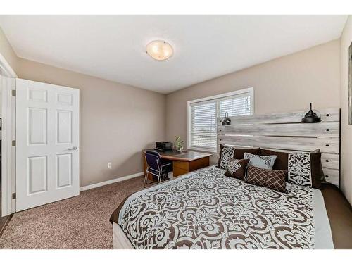 2433 Lawrence Lane, Bowden, AB - Indoor Photo Showing Bedroom
