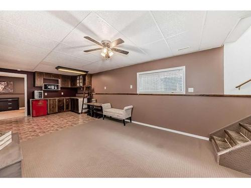 2433 Lawrence Lane, Bowden, AB - Indoor