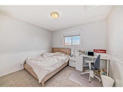 83 Somercrest Grove Sw, Calgary, AB - Indoor Photo Showing Bedroom