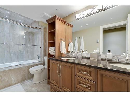 1801-400 Eau Claire Avenue Sw, Calgary, AB - Indoor Photo Showing Bathroom
