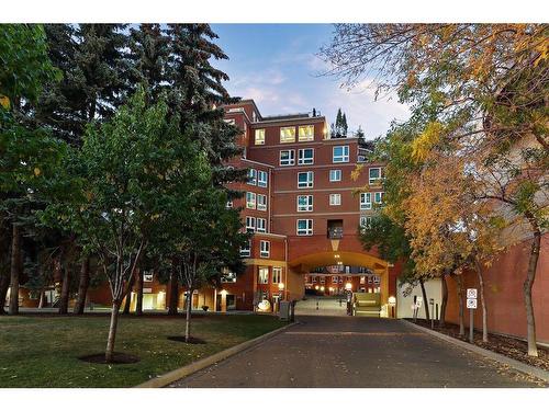 1801-400 Eau Claire Avenue Sw, Calgary, AB - Outdoor With Facade