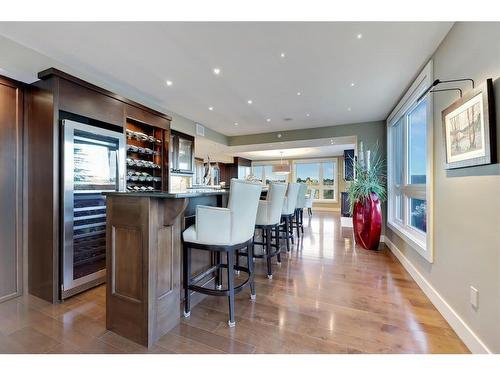 1801-400 Eau Claire Avenue Sw, Calgary, AB - Indoor Photo Showing Kitchen With Upgraded Kitchen