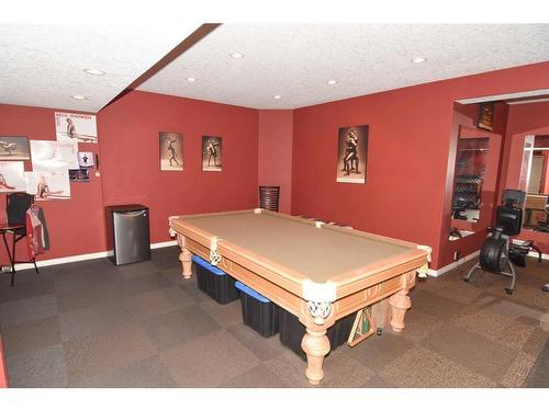 10 Mt Gibraltar Heights Se, Calgary, AB - Indoor Photo Showing Other Room