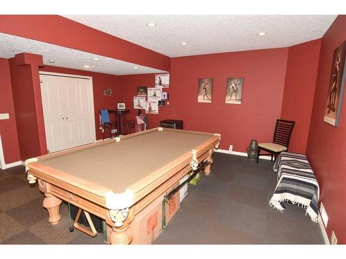 10 Mt Gibraltar Heights Se, Calgary, AB - Indoor Photo Showing Other Room