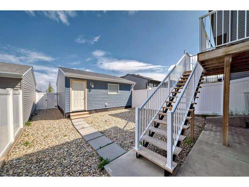 24 Howse Drive Nw, Calgary, AB - Outdoor