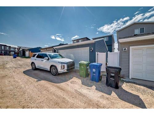 24 Howse Drive Nw, Calgary, AB - Outdoor