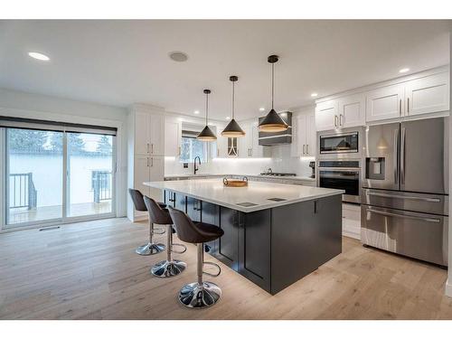 4620 30 Avenue Sw, Calgary, AB - Indoor Photo Showing Kitchen With Stainless Steel Kitchen With Upgraded Kitchen