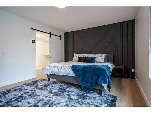 4620 30 Avenue Sw, Calgary, AB - Indoor Photo Showing Bedroom