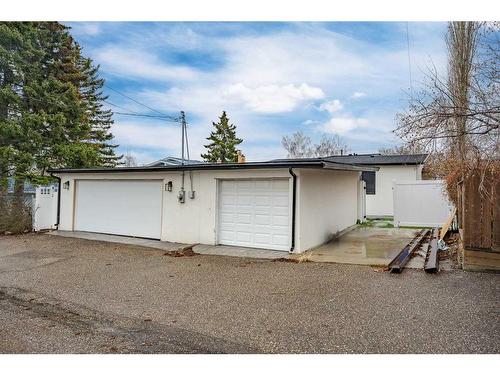 4620 30 Avenue Sw, Calgary, AB - Outdoor With Exterior