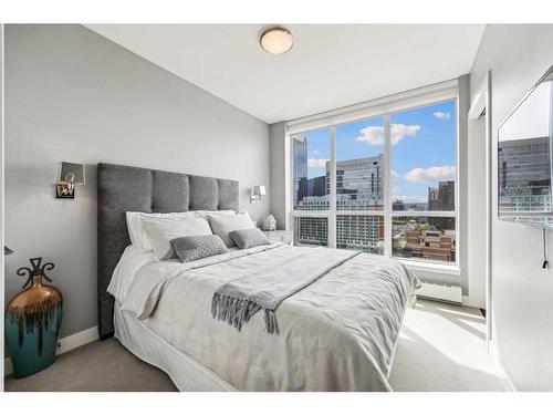 1521-222 Riverfront Avenue Sw, Calgary, AB - Indoor Photo Showing Bedroom